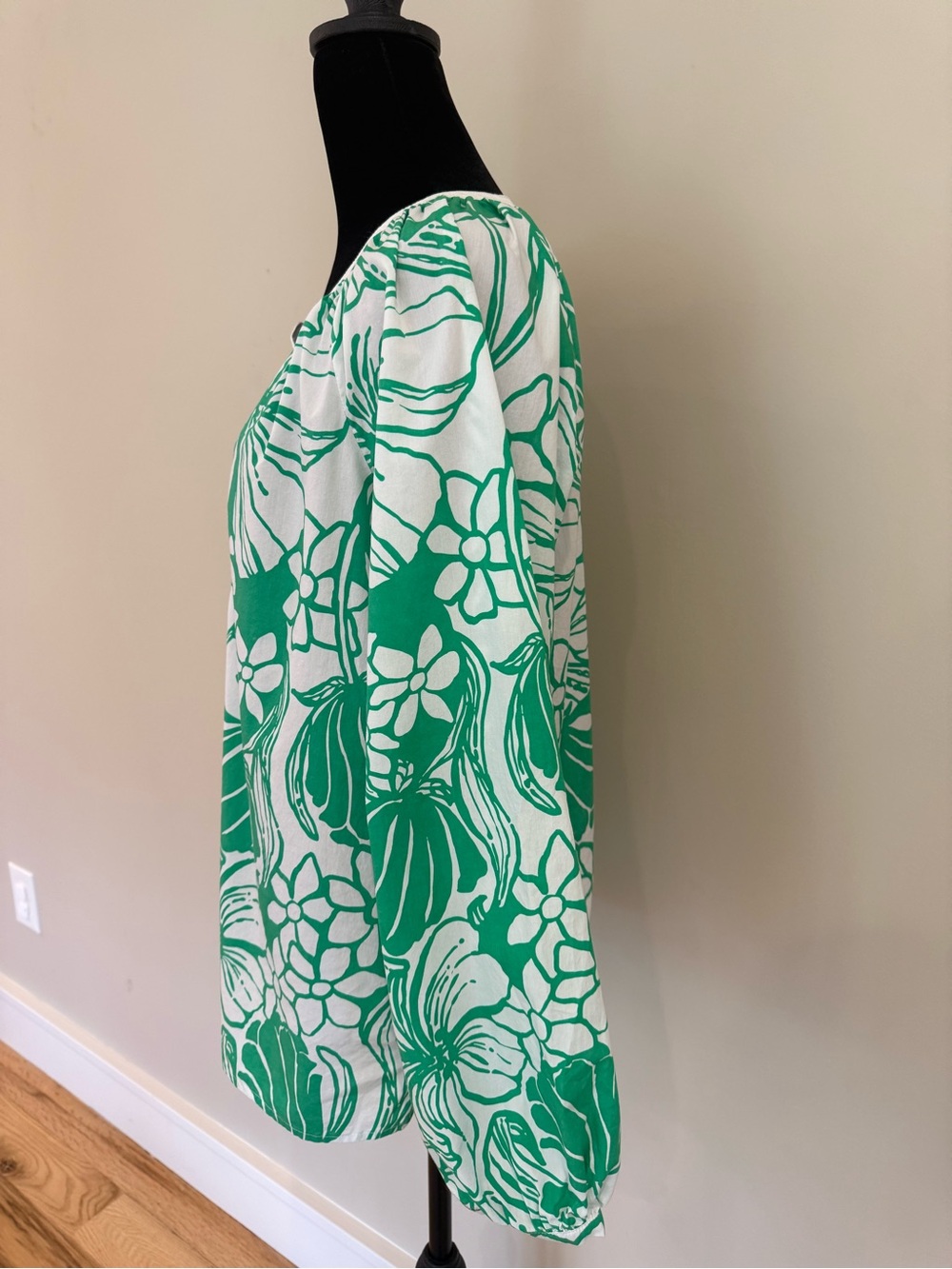 Lilly Pulitzer White and Green Floral Peasant Tunic - Picture 4 of 8